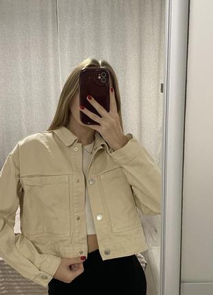 Джинсова куртка stradivarius