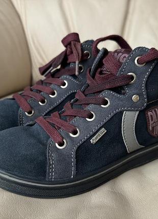 Зимові демісезонні замшеві дитячі черевики primigi 30 р. 31 р. gore-tex