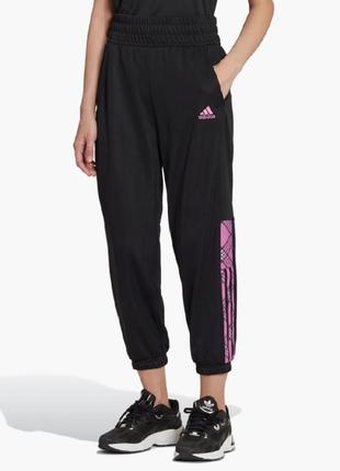 Женские спортивные штаны adidas с лампасами и с этикеткой
