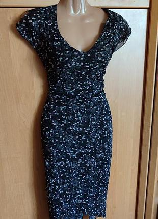 Гарна сукня міді з квітковим принотом сітка