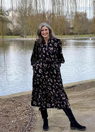 Роскошное новое миди платье в цветочный принт
