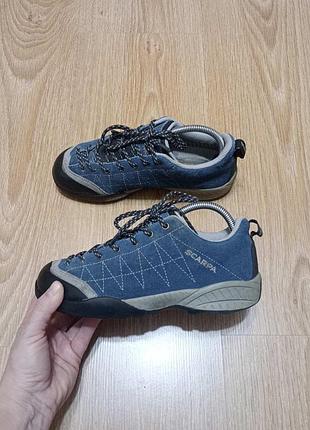 Треккинговые кроссовки scarpa