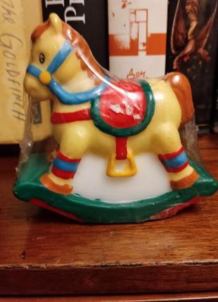 Новогодняя свеча конек