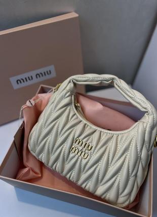 Сумка біла,бежева miu miu