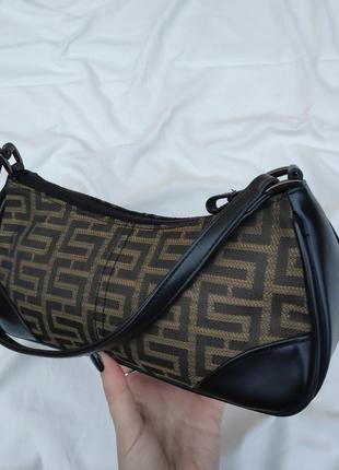 Сумка-багет в принт в стиле fendi сумочка сумка багет кросс боди3 фото