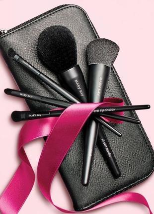Набір косметичних пензлів mary kay