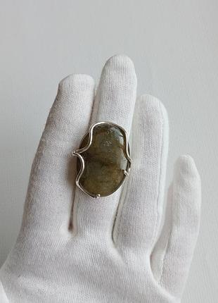 Серебряное кольцо с камнем лабрадор