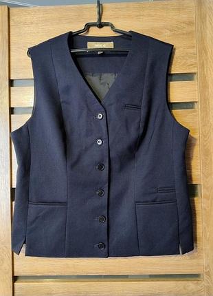Стильна жилетка hejco 44%вовна