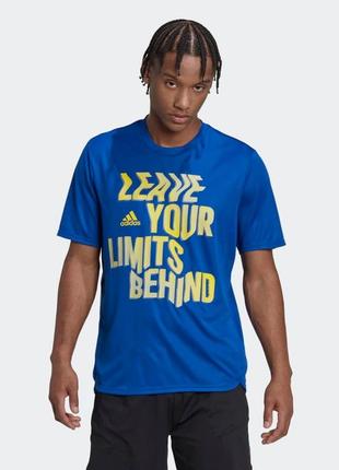 Спортивна дихаюча футболка adidas