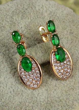 Серьги xuping jewelry ракетка с зелеными камнями 2,4 см золотистые