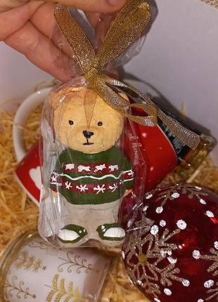 Подарунковий новорічний бокс красивий