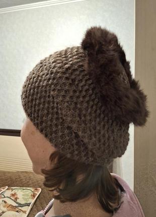 Вязаная шапка с мехом