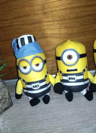 М'які іграшки міньйони