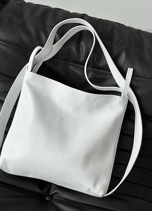 Італійська шкіряна сумка рюкзак білого кольору модна сумка трансформер в натуральній шкірі , велика