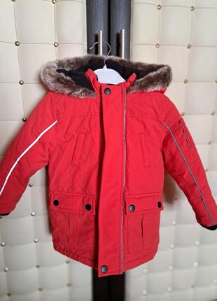 Продам тепленьку  курточку парку на хлопчика!