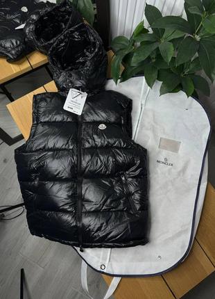 Топовий жилет moncler