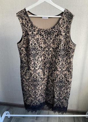 Красивое женское платье