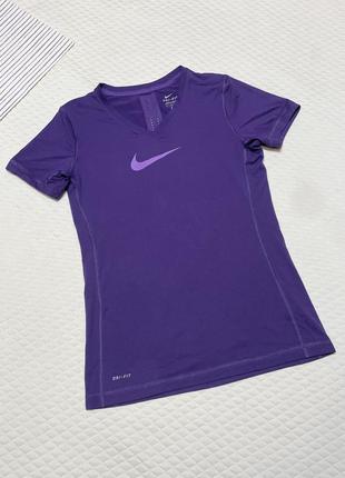 Жіноча спортивна оригінальна футболка від nike dri-fit розмір м