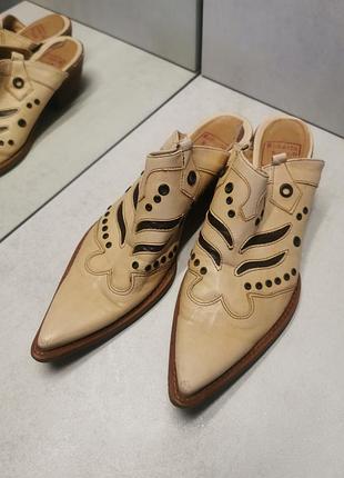 Босоніжки-козаки з італії