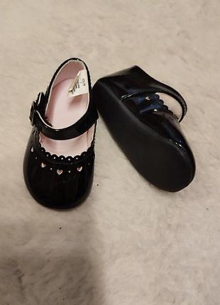 Лаковані пінеточки для самих маленьких