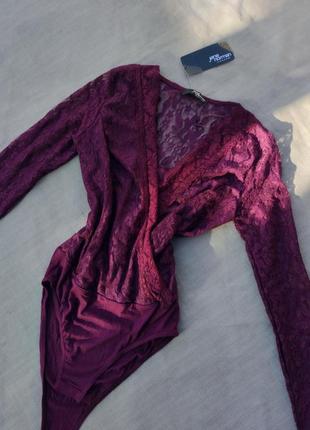 Кружевное боди красивого цвета