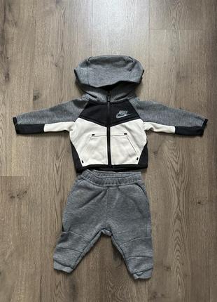 Nike спортивный детский костюм на малыша