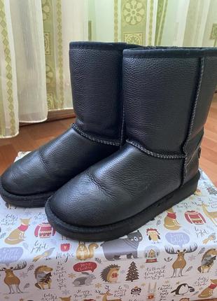 Зимові шкіряні уггі