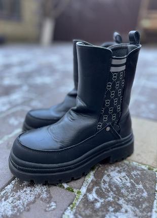 Зимові черевики на дівчинку