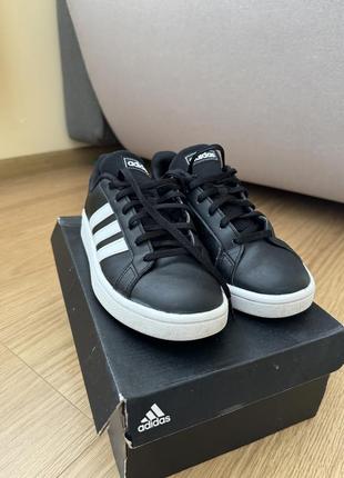 Кросівки adidas оригінальні 36 розмір