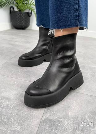 Кожаные ботинки