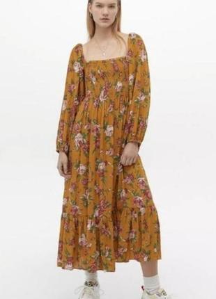 Длинное коричневое платье с цветами urban outfitters