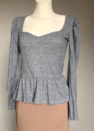 Серый лонгслив с интересным декольте primark