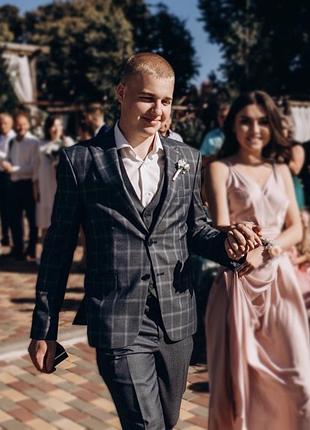 Классический костюм тройка мужской