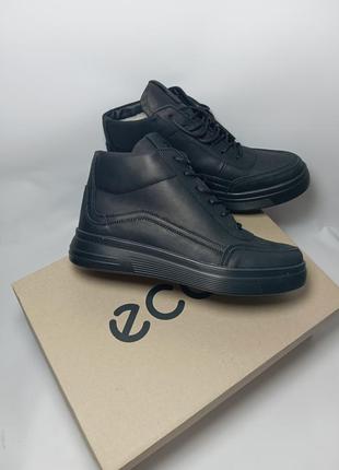Продам зимние ботинки ecco