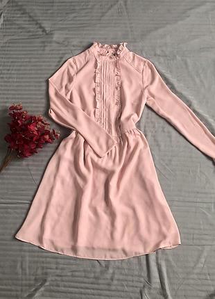 Розовое платье с рюшами и воротником-стойкой limited edition