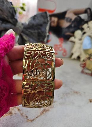 Браслет золотистий троянди