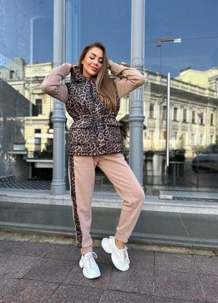 Жіночий теплий спортивний костюм трійка утеплений флісі жилеткою жилетом лео леопард зимовий зимній