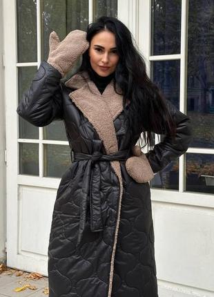 Пальто с перчатками