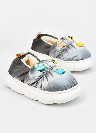 Домашние тапочки / комнатные тапочки