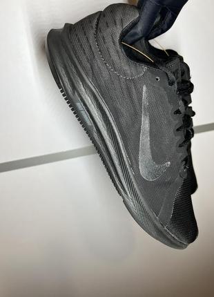 Мужские беговые кроссовки nike оригинал размер 42,5 27 см состояние идеальное