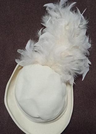 Продам капелюх із пір'ям
