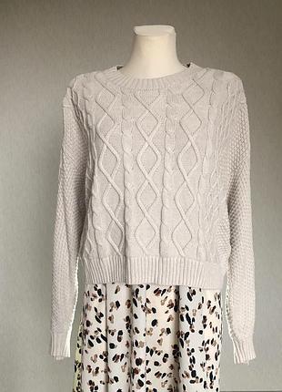 Бежевый вязаный свитер с косами hollister