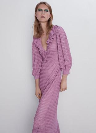 Фиолетовое вязаное платье миди кроше