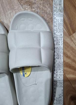 Капці резинові 3