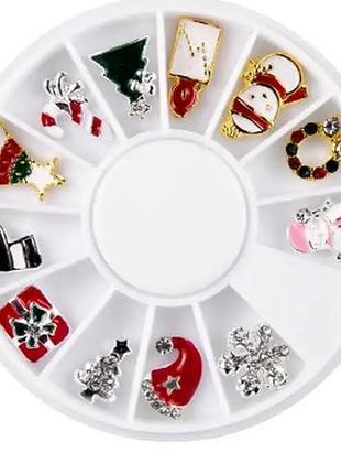 Дизайн нігтів об'ємні 3d фігурки для новорічного декору в каруселі.5 фото