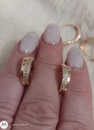 Серьги из медицинского золота