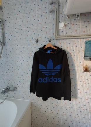 Худи adidas.