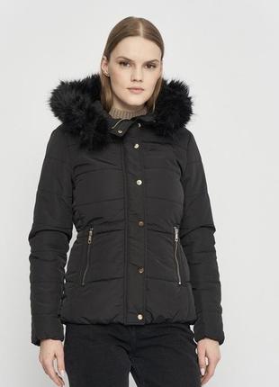 Куртка зимняя короткая женская h&m стеганая черная с капюшоном и карманами и мехом приталенная s-m (36-36) (44-46)
