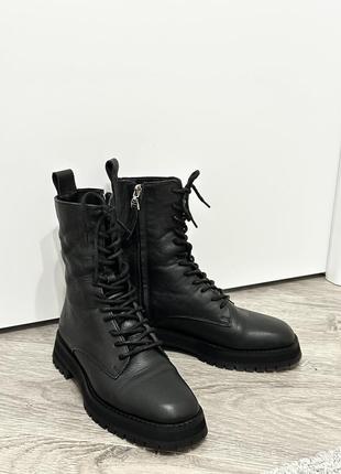 Кожаные ботинки