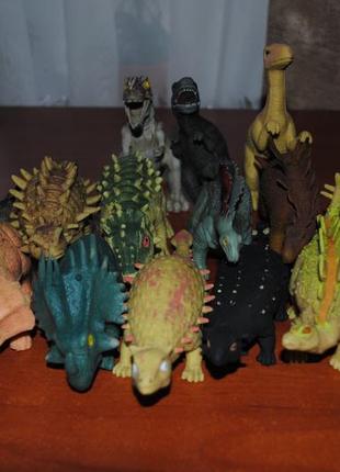 Динозавры резиновые набор